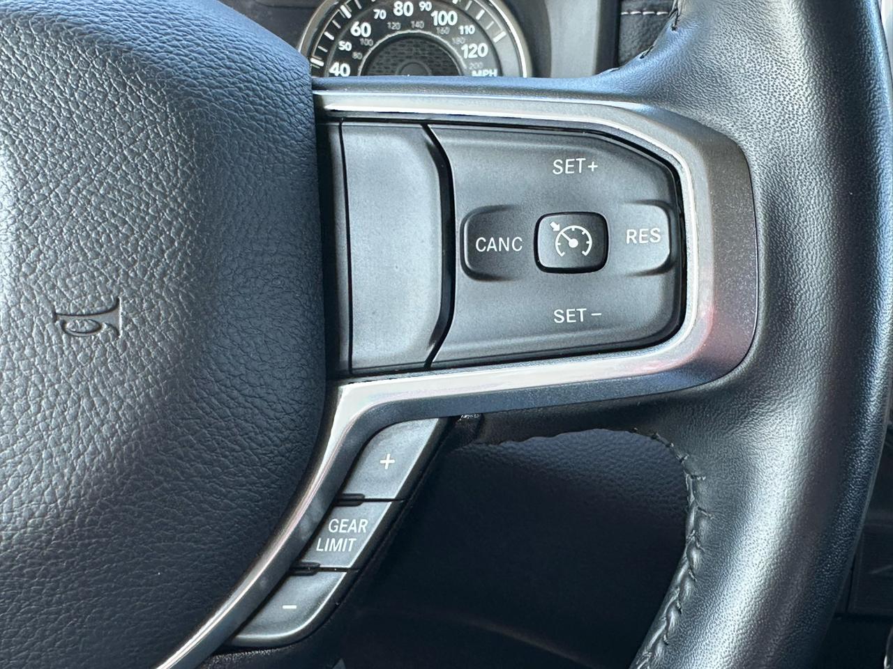 RAM 2500 Laramie 4x4 Crew Cab 6'4" Box 2024