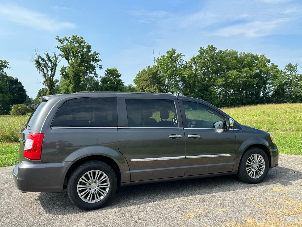 Chrysler Town & Country 4dr Wgn Touring-L 2016