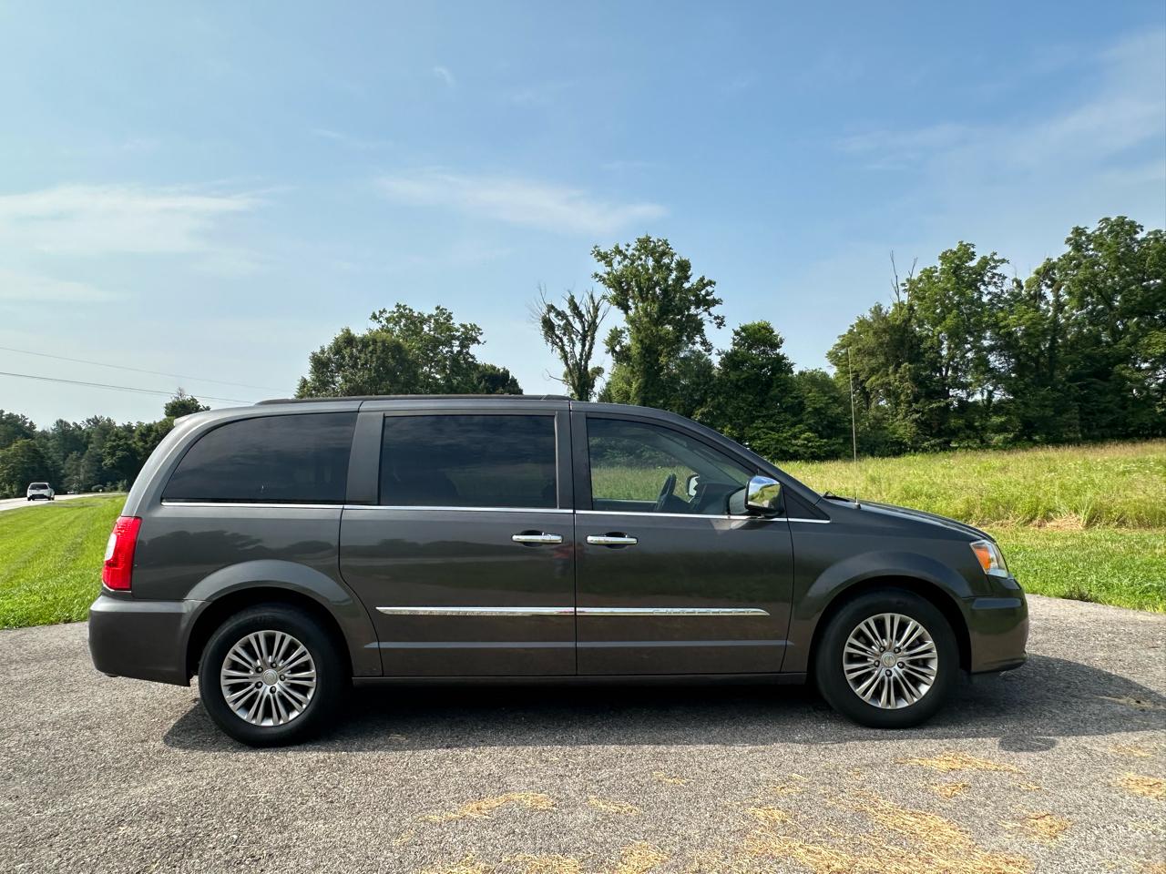 Chrysler Town & Country 4dr Wgn Touring-L 2016