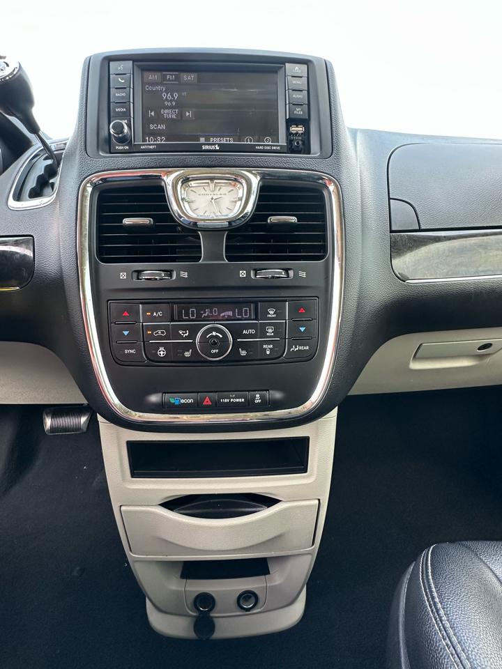 Chrysler Town & Country 4dr Wgn Touring-L 2016