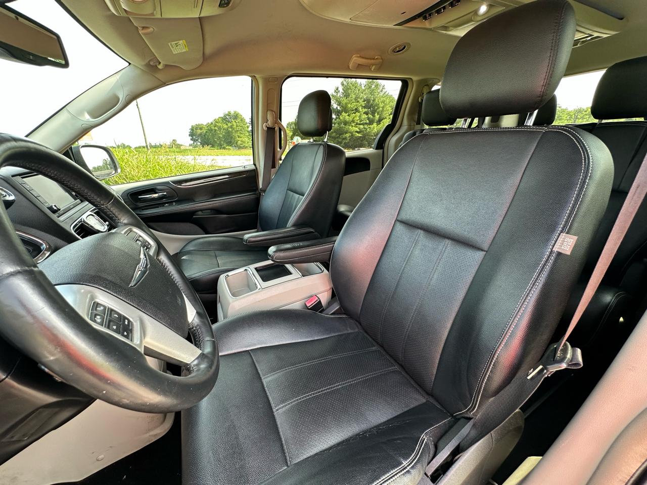 Chrysler Town & Country 4dr Wgn Touring-L 2016