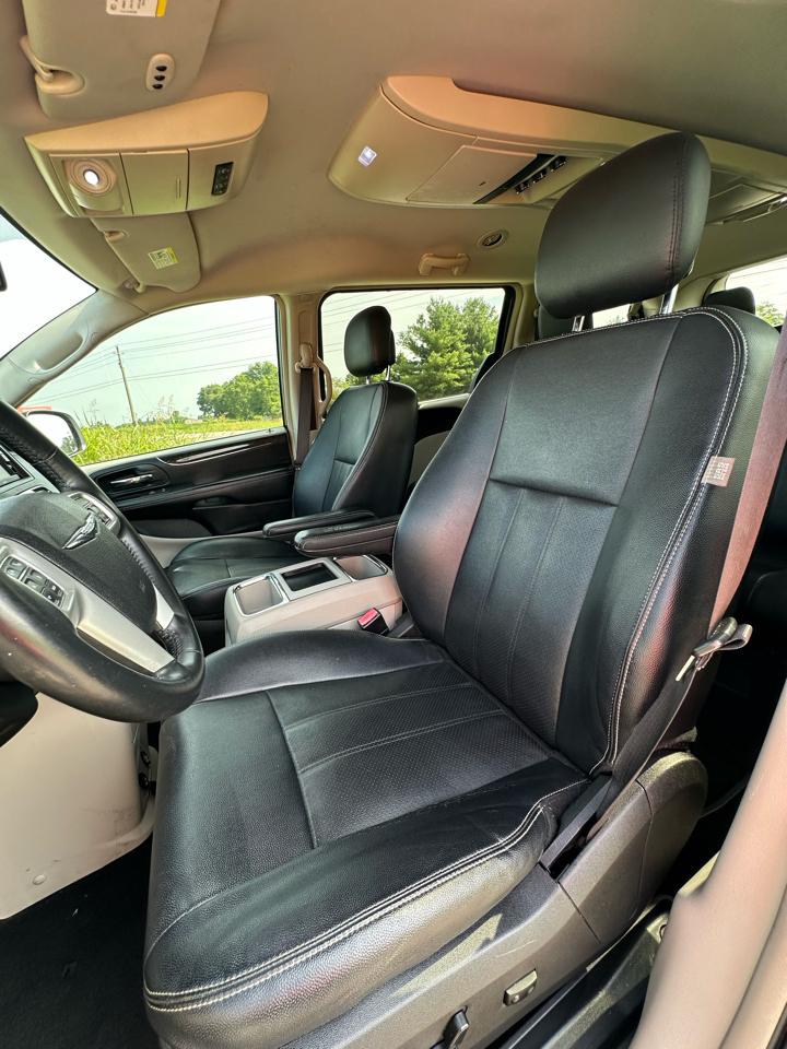 Chrysler Town & Country 4dr Wgn Touring-L 2016
