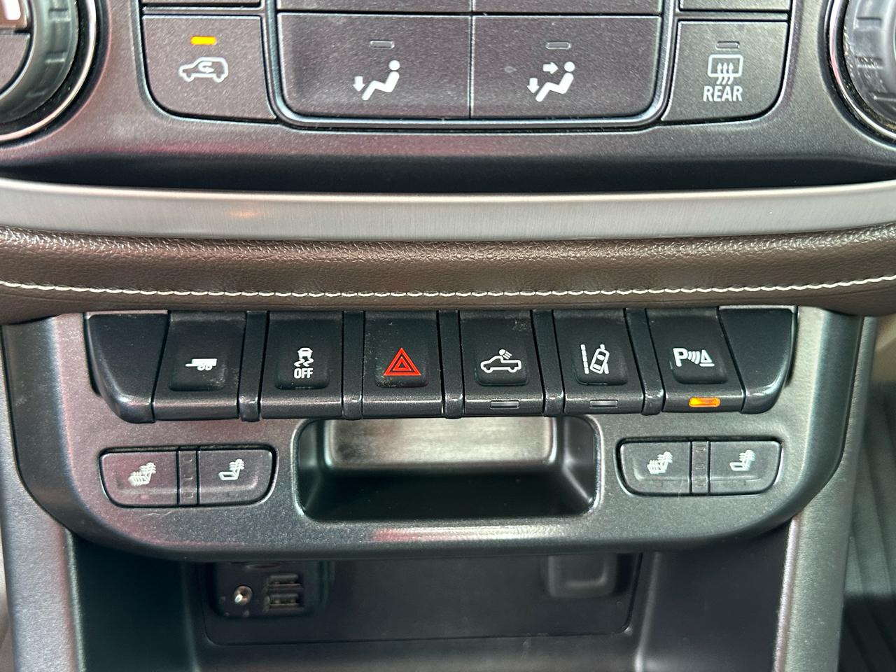 GMC Canyon 4WD Crew Cab 128" SLT 2020