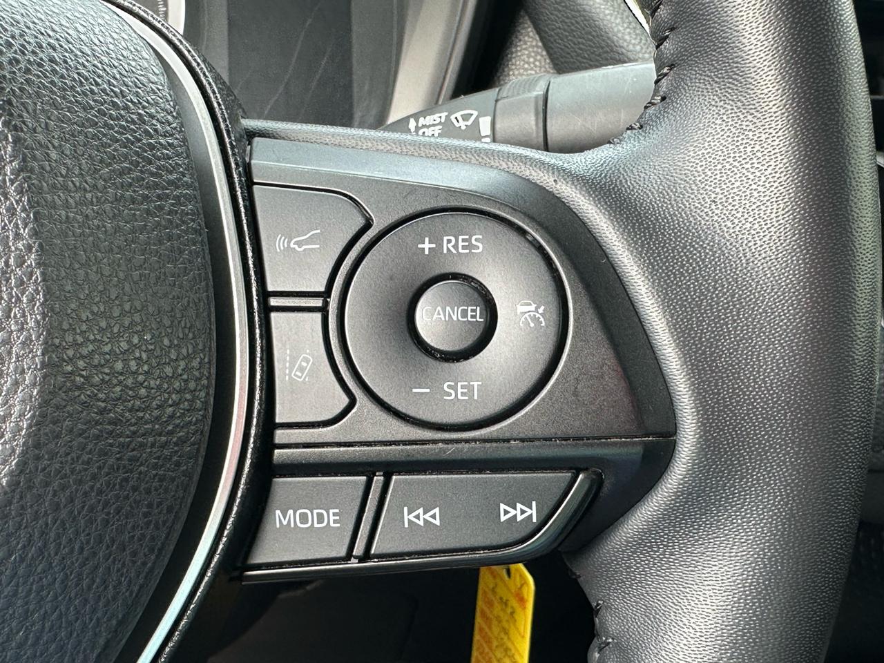 Toyota Corolla SE Nightshade CVT (Natl) 2022