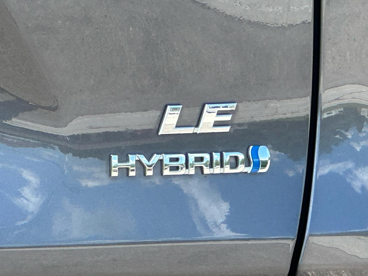 Toyota RAV4 Hybrid LE AWD (Natl) 2021