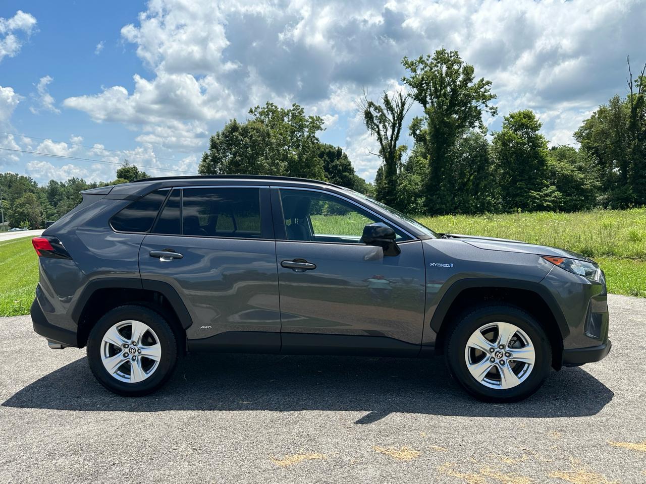 Toyota RAV4 Hybrid LE AWD (Natl) 2021