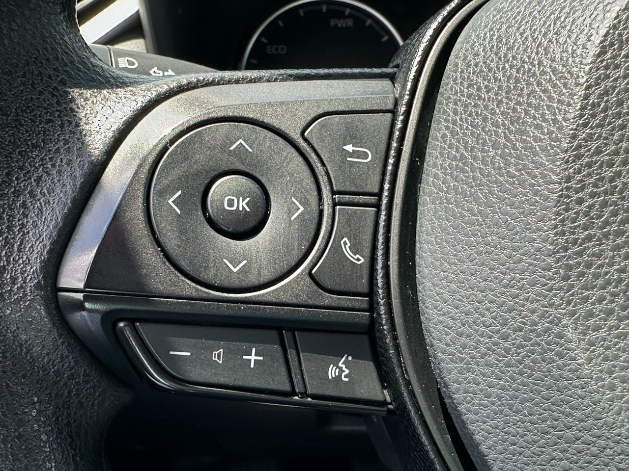 Toyota RAV4 Hybrid LE AWD (Natl) 2021