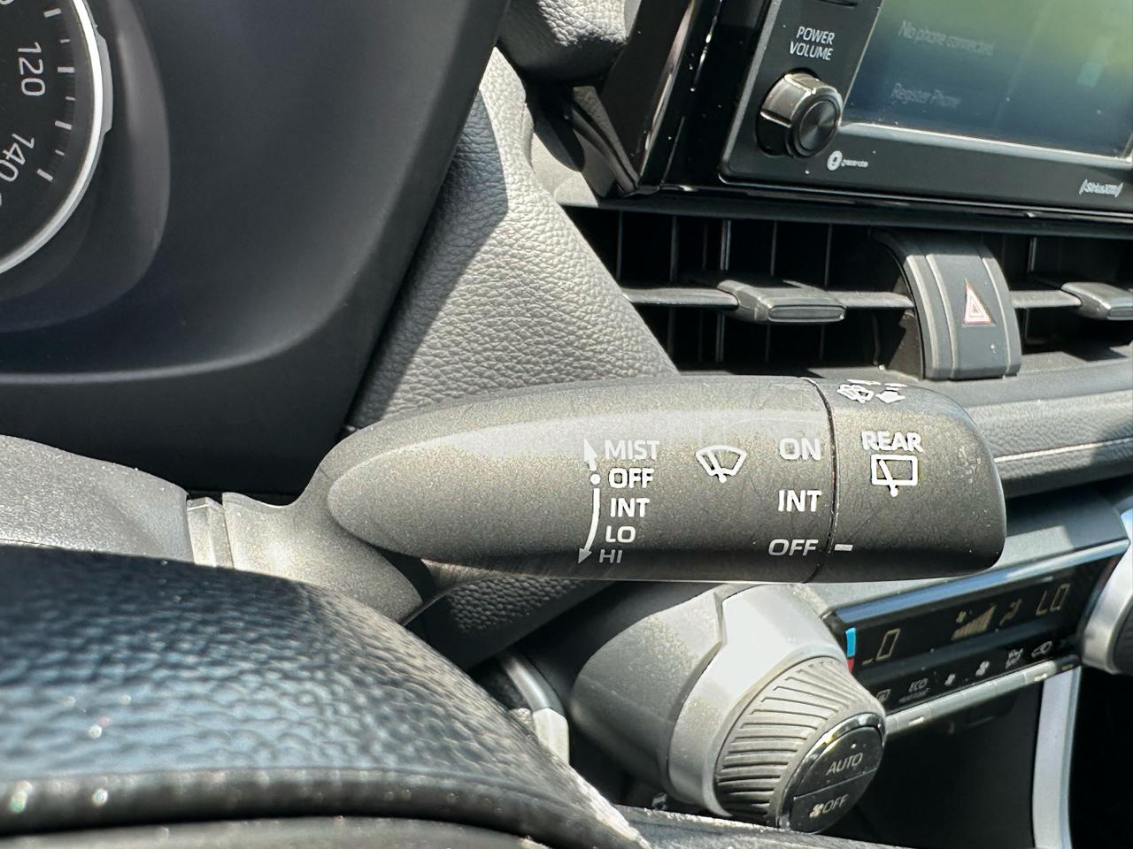 Toyota RAV4 Hybrid LE AWD (Natl) 2021