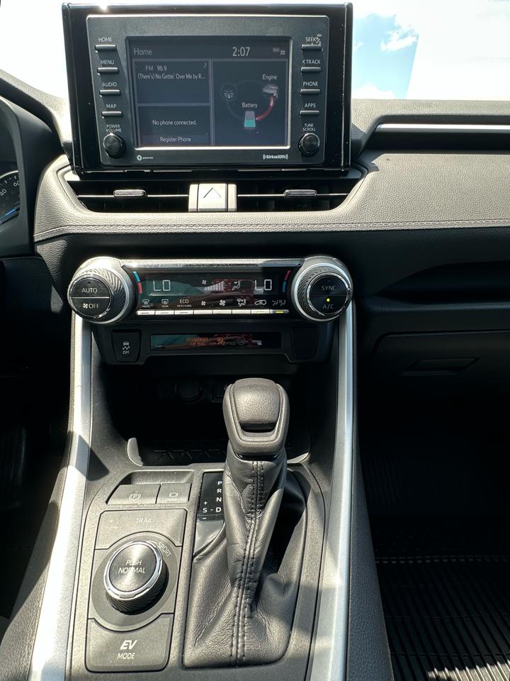 Toyota RAV4 Hybrid LE AWD (Natl) 2021