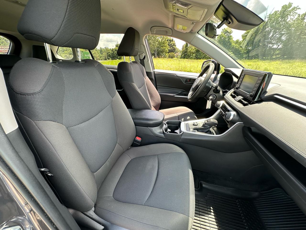 Toyota RAV4 Hybrid LE AWD (Natl) 2021