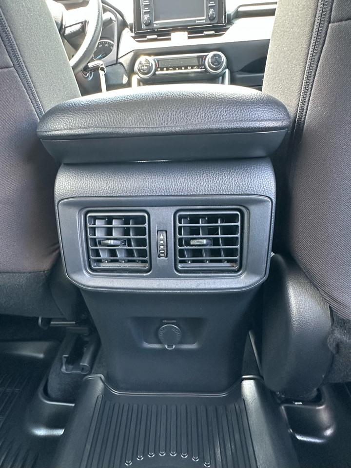 Toyota RAV4 Hybrid LE AWD (Natl) 2021