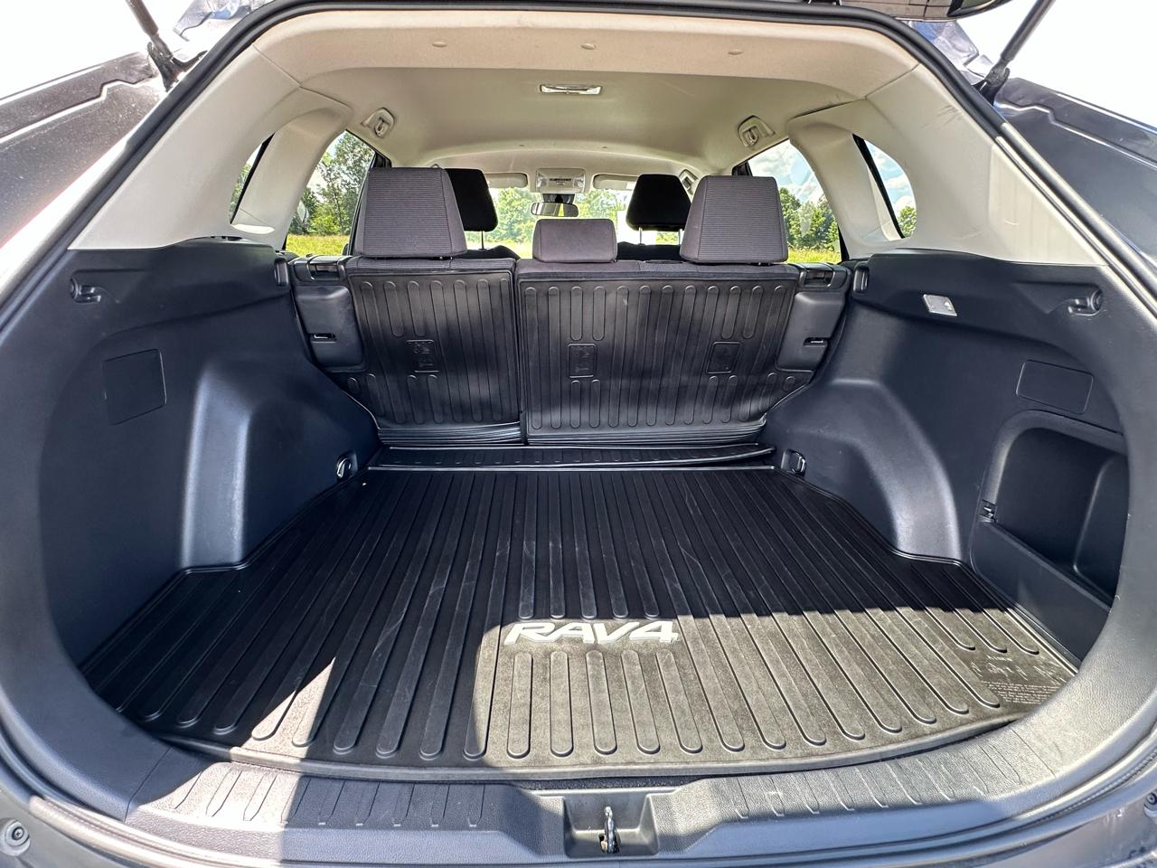 Toyota RAV4 Hybrid LE AWD (Natl) 2021