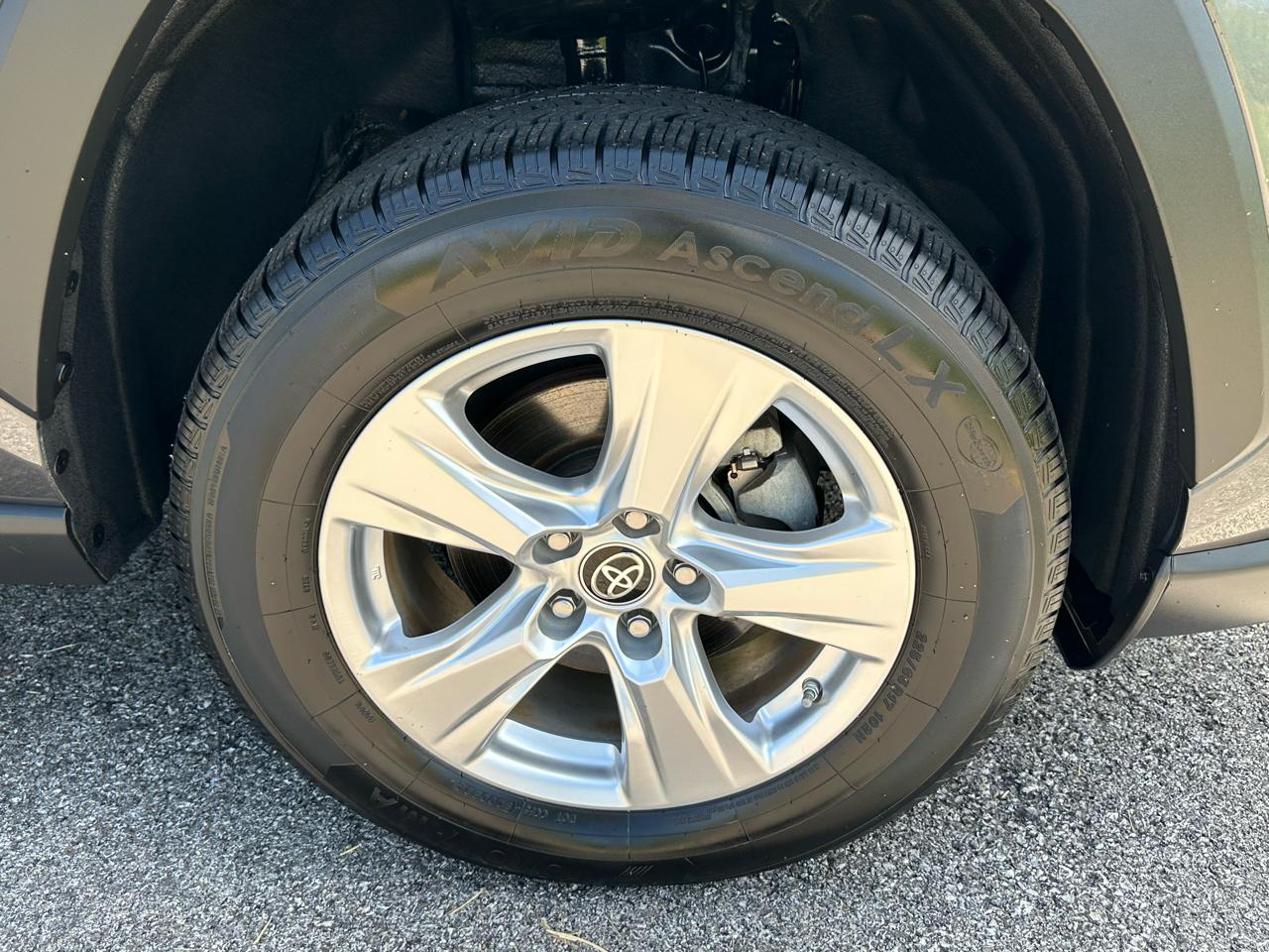 Toyota RAV4 Hybrid LE AWD (Natl) 2021
