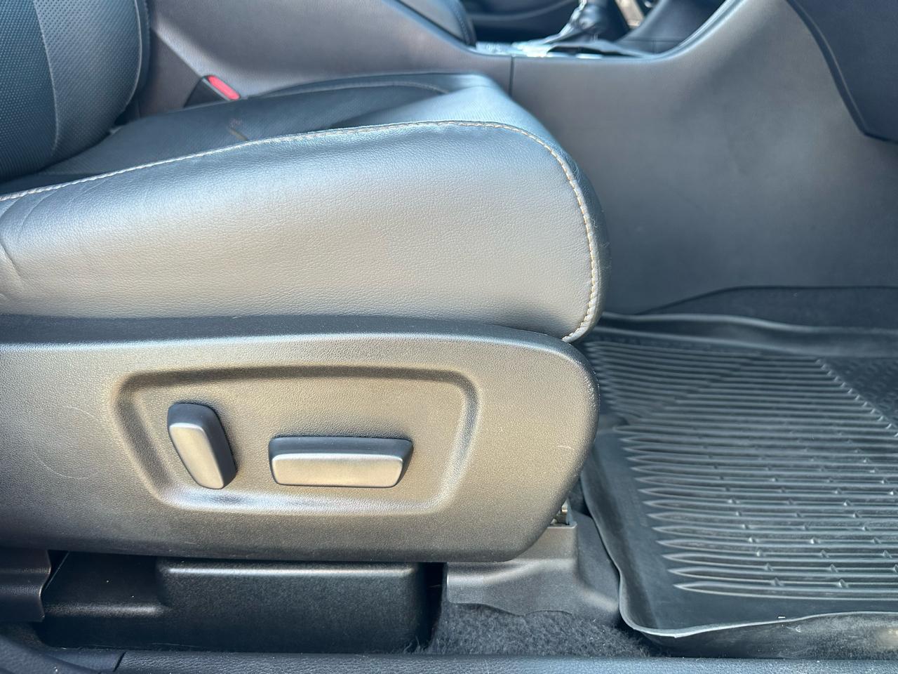 Toyota Highlander Limited V6 AWD (Natl) 2019