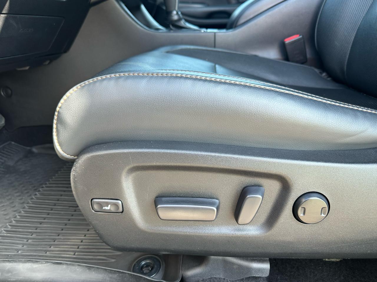 Toyota Highlander Limited V6 AWD (Natl) 2019