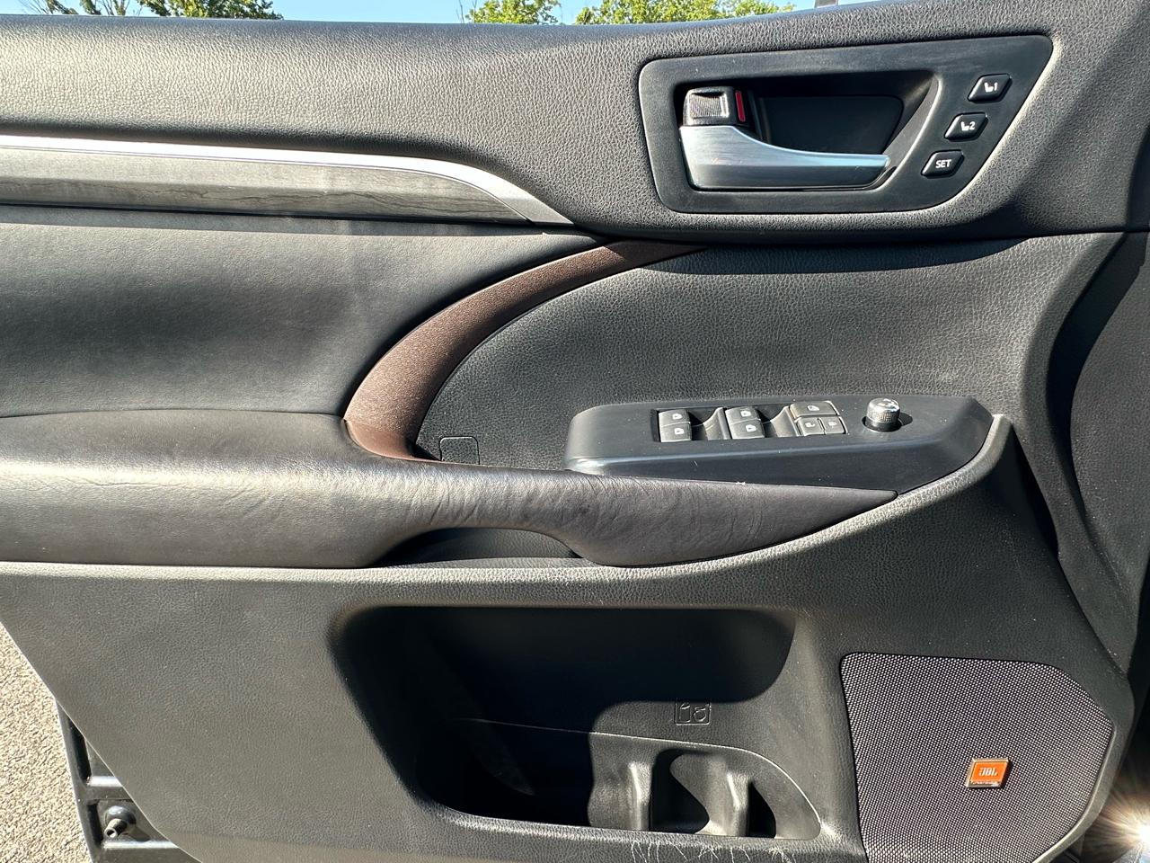 Toyota Highlander Limited V6 AWD (Natl) 2019