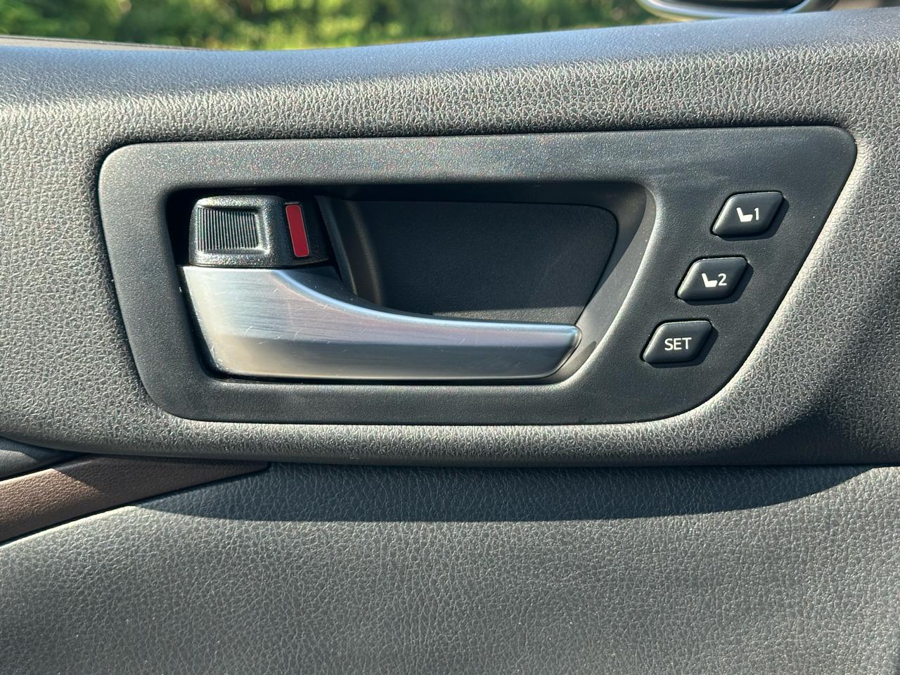 Toyota Highlander Limited V6 AWD (Natl) 2019