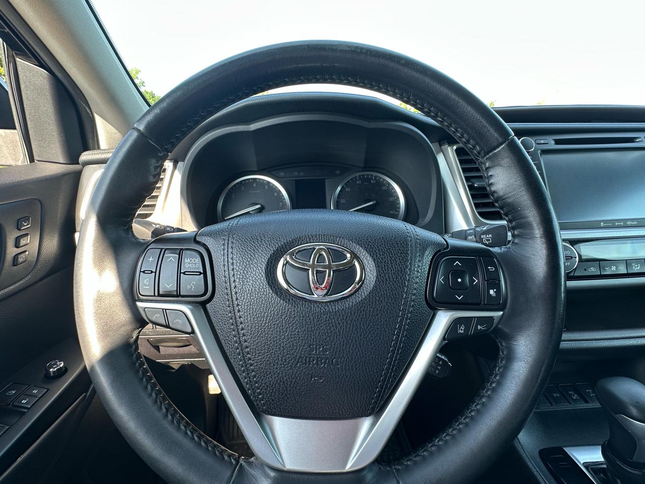 Toyota Highlander Limited V6 AWD (Natl) 2019