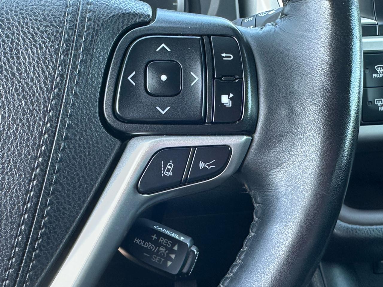 Toyota Highlander Limited V6 AWD (Natl) 2019