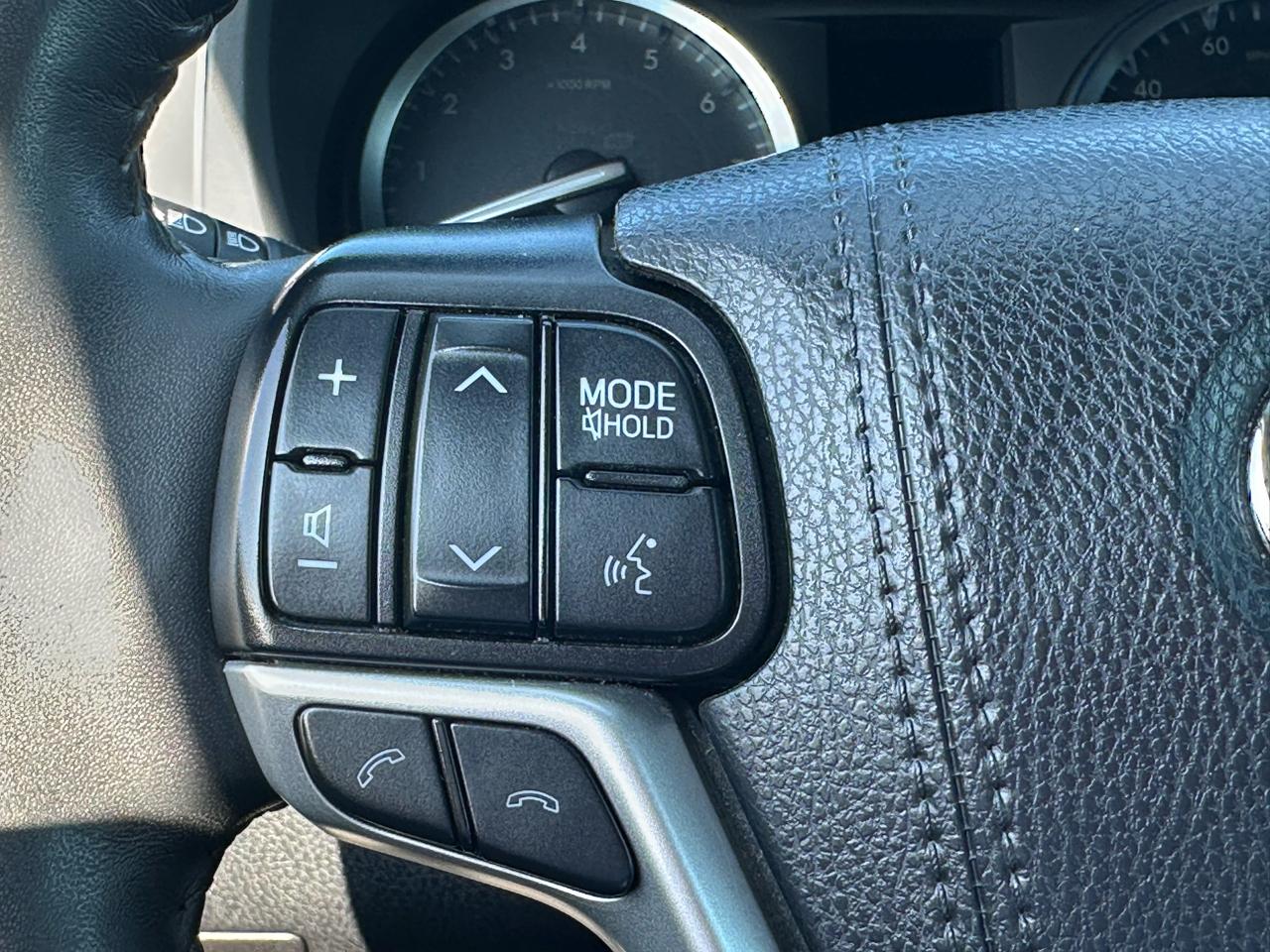 Toyota Highlander Limited V6 AWD (Natl) 2019