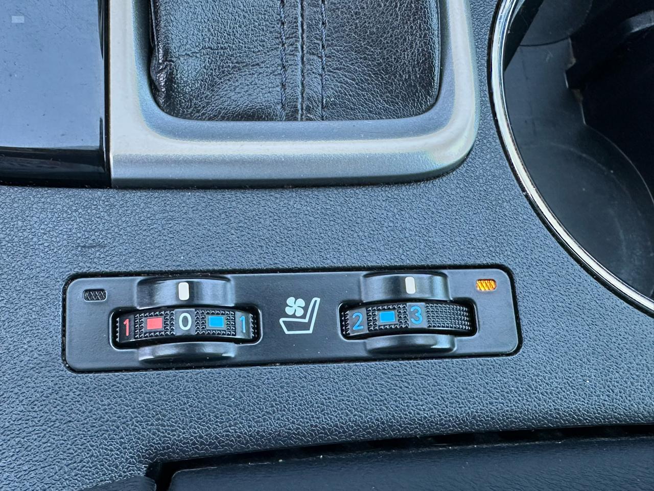 Toyota Highlander Limited V6 AWD (Natl) 2019
