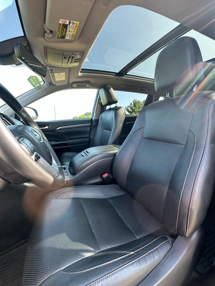 Toyota Highlander Limited V6 AWD (Natl) 2019
