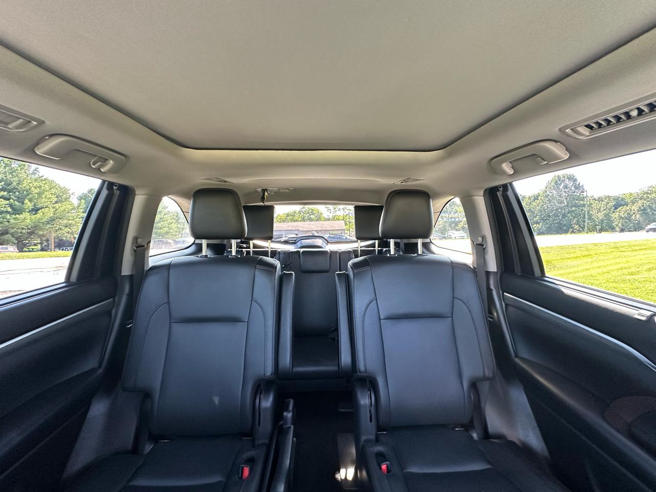 Toyota Highlander Limited V6 AWD (Natl) 2019