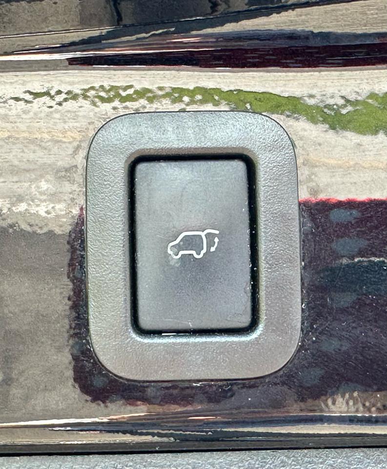 Toyota Highlander Limited V6 AWD (Natl) 2019