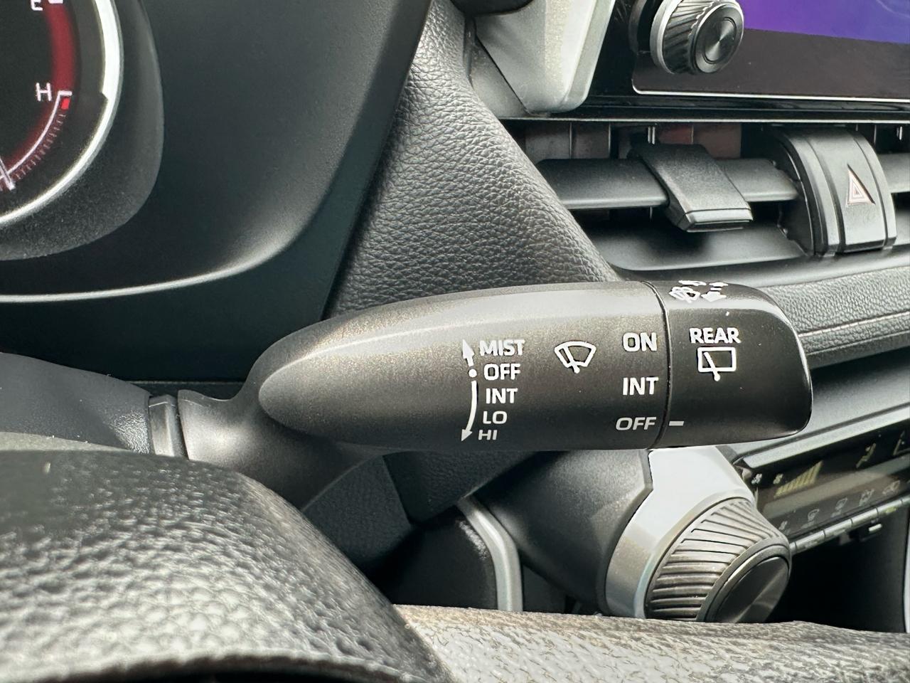 Toyota RAV4 LE AWD (Natl) 2023