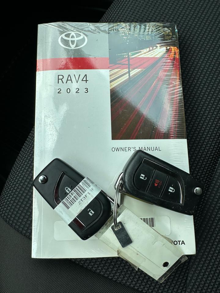 Toyota RAV4 LE AWD (Natl) 2023