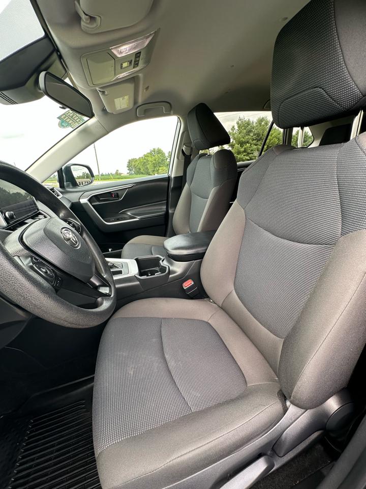 Toyota RAV4 LE AWD (Natl) 2023