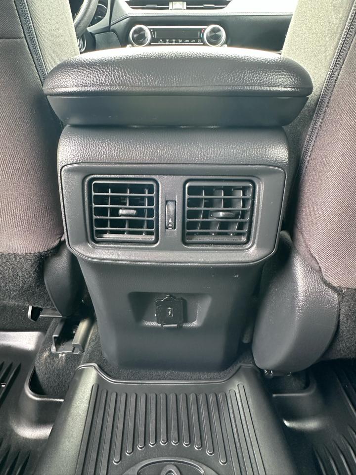 Toyota RAV4 LE AWD (Natl) 2023