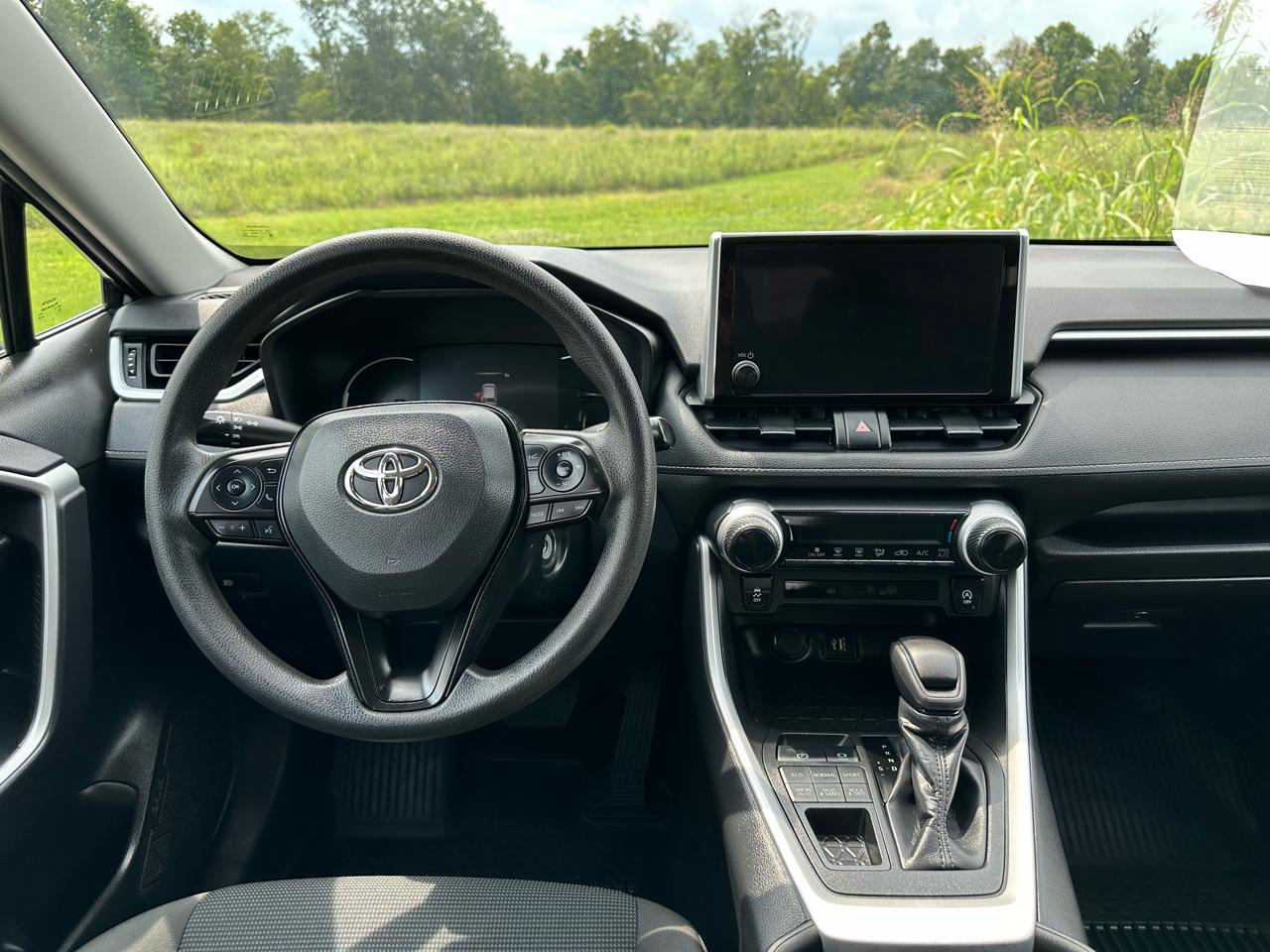 Toyota RAV4 LE AWD (Natl) 2023