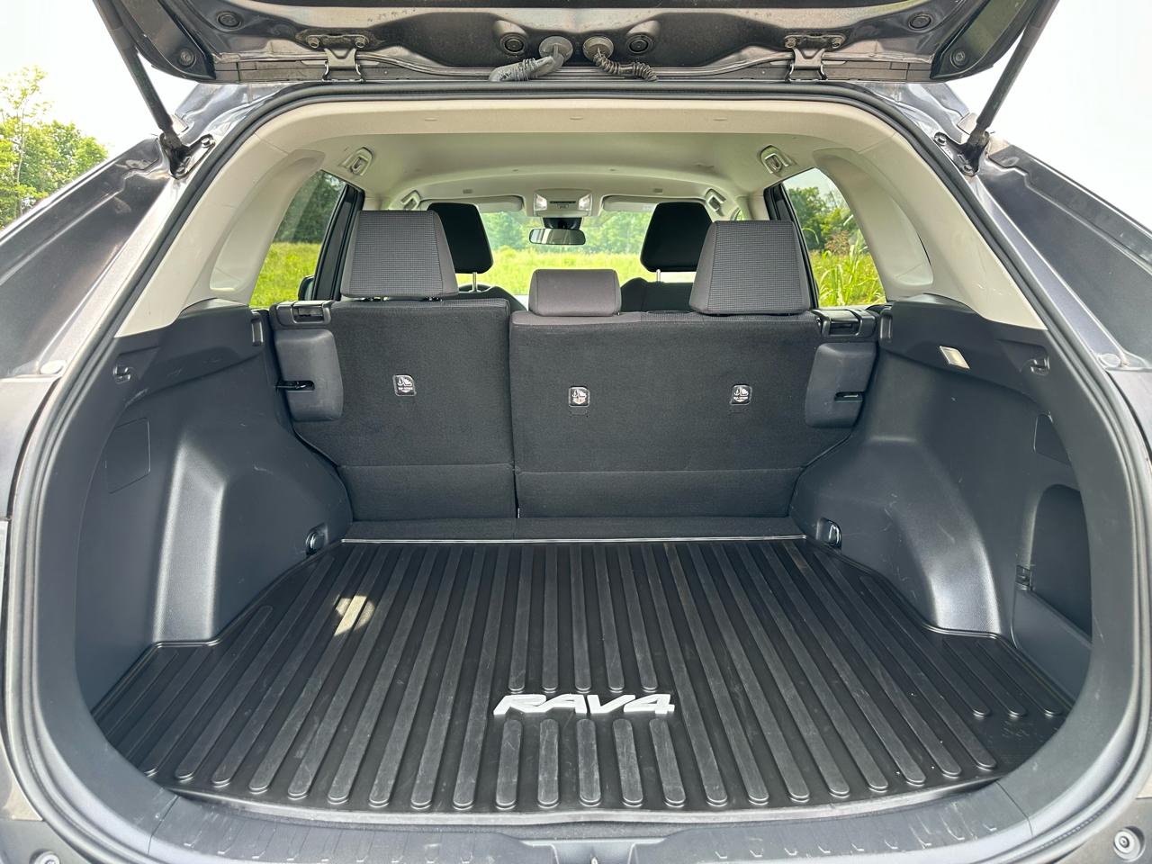 Toyota RAV4 LE AWD (Natl) 2023