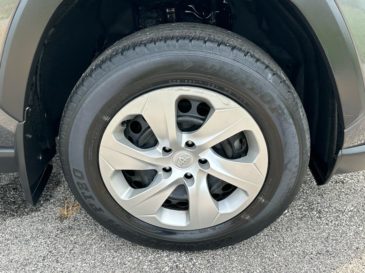 Toyota RAV4 LE AWD (Natl) 2023