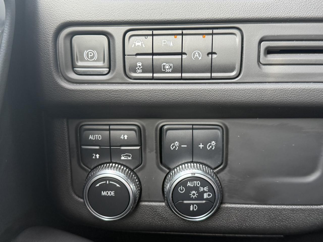 GMC Yukon 4WD 4dr SLT 2023