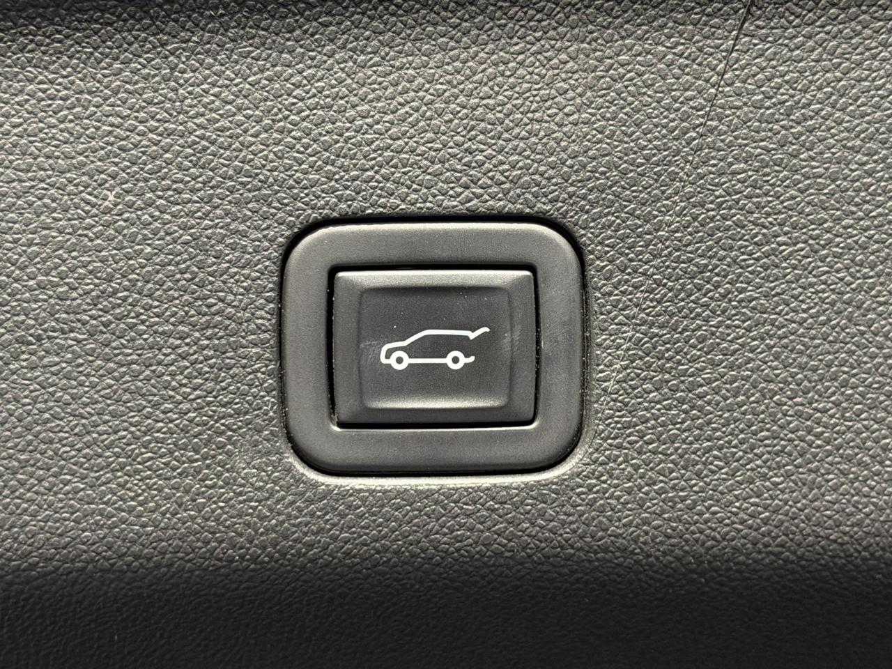 GMC Yukon 4WD 4dr SLT 2023