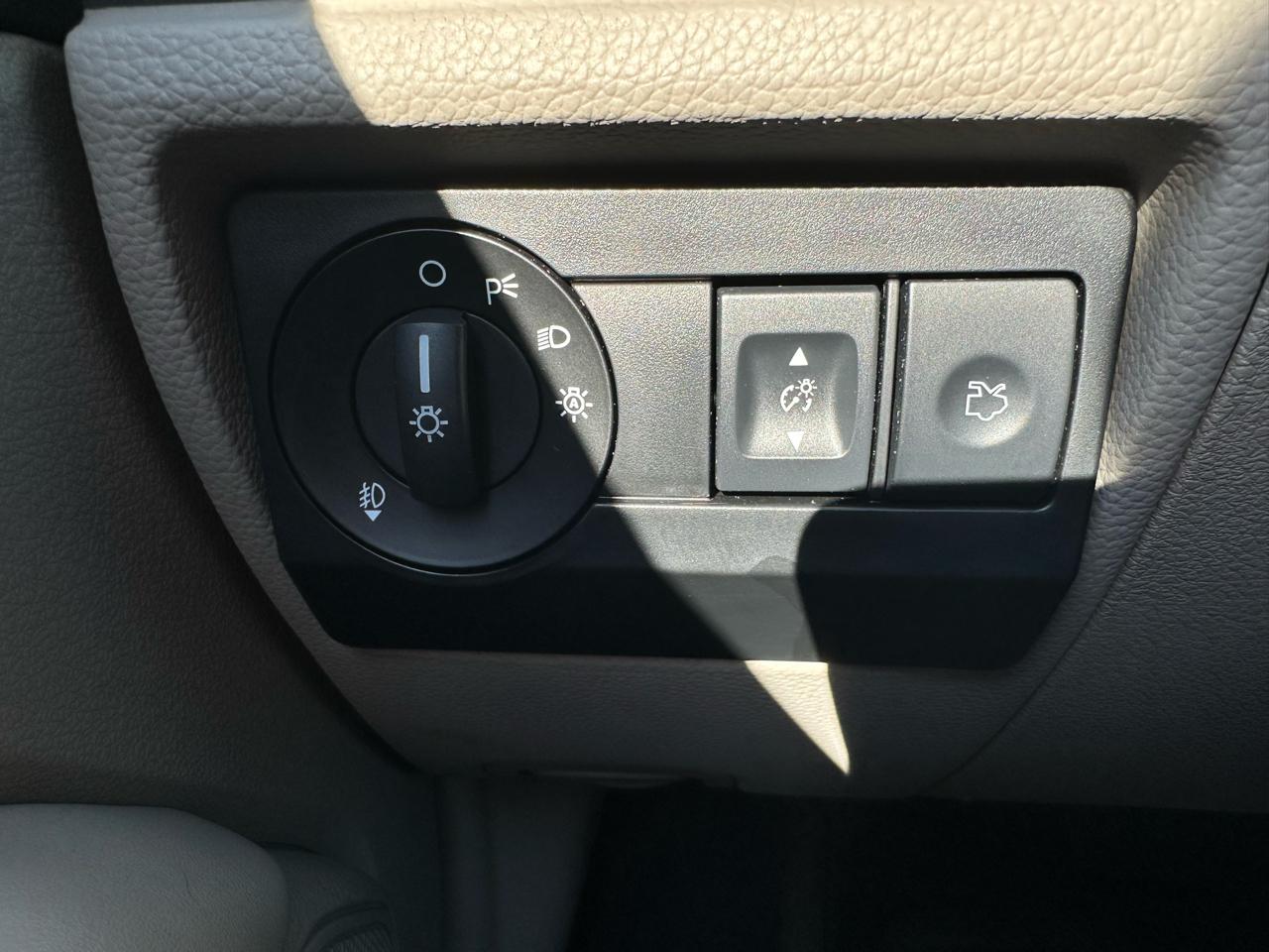 Ford Fusion 4dr Sdn SEL FWD 2011