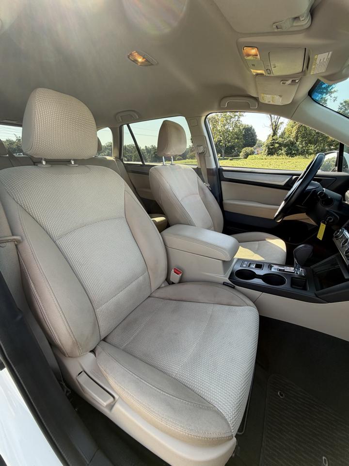 Subaru Outback 4dr Wgn 2.5i Premium PZEV 2015