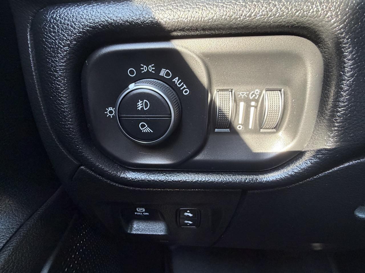 RAM 1500 Big Horn/Lone Star 4x4 Quad Cab 6'4" Box 2019