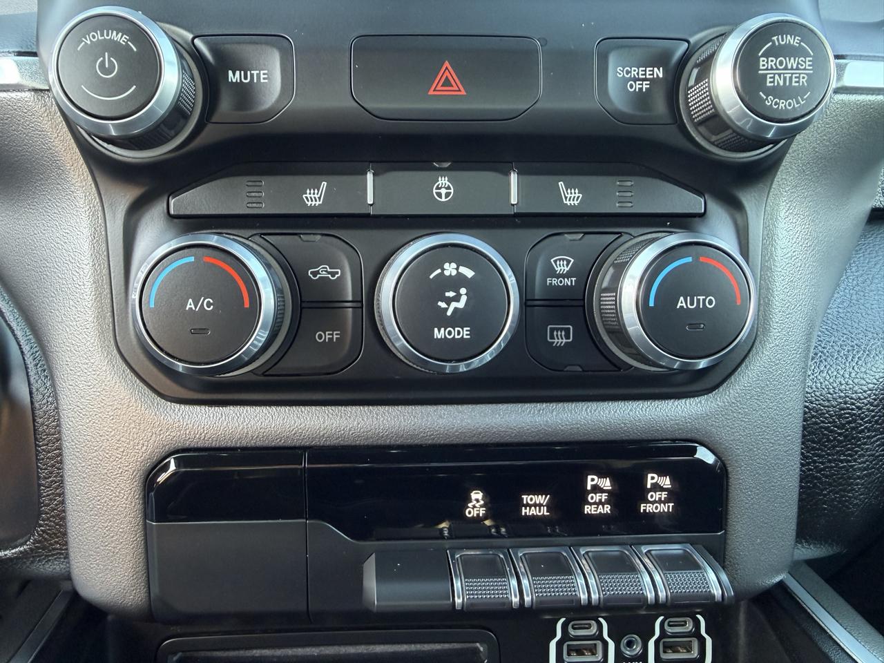 RAM 1500 Big Horn/Lone Star 4x4 Quad Cab 6'4" Box 2019