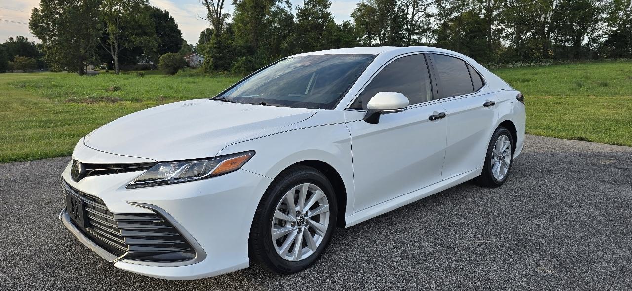 Toyota Camry LE Auto (Natl) 2022