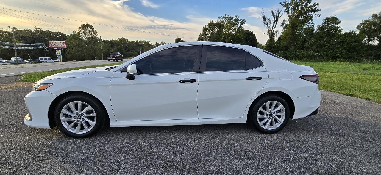 Toyota Camry LE Auto (Natl) 2022