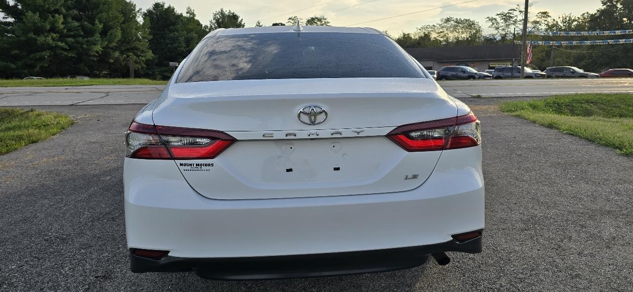 Toyota Camry LE Auto (Natl) 2022