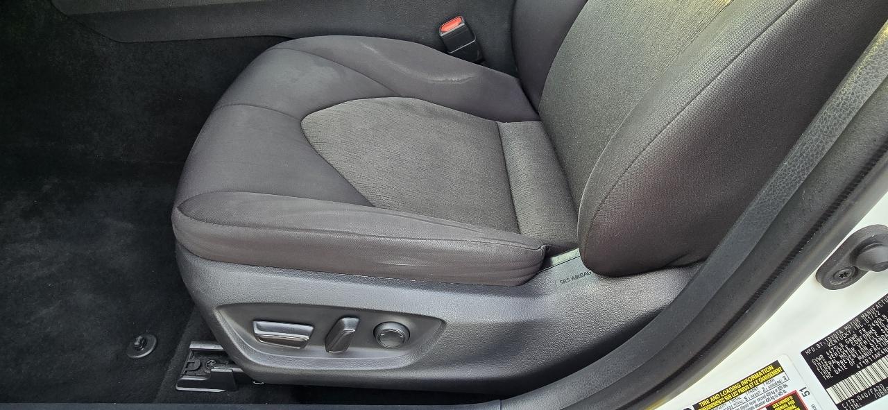 Toyota Camry LE Auto (Natl) 2022
