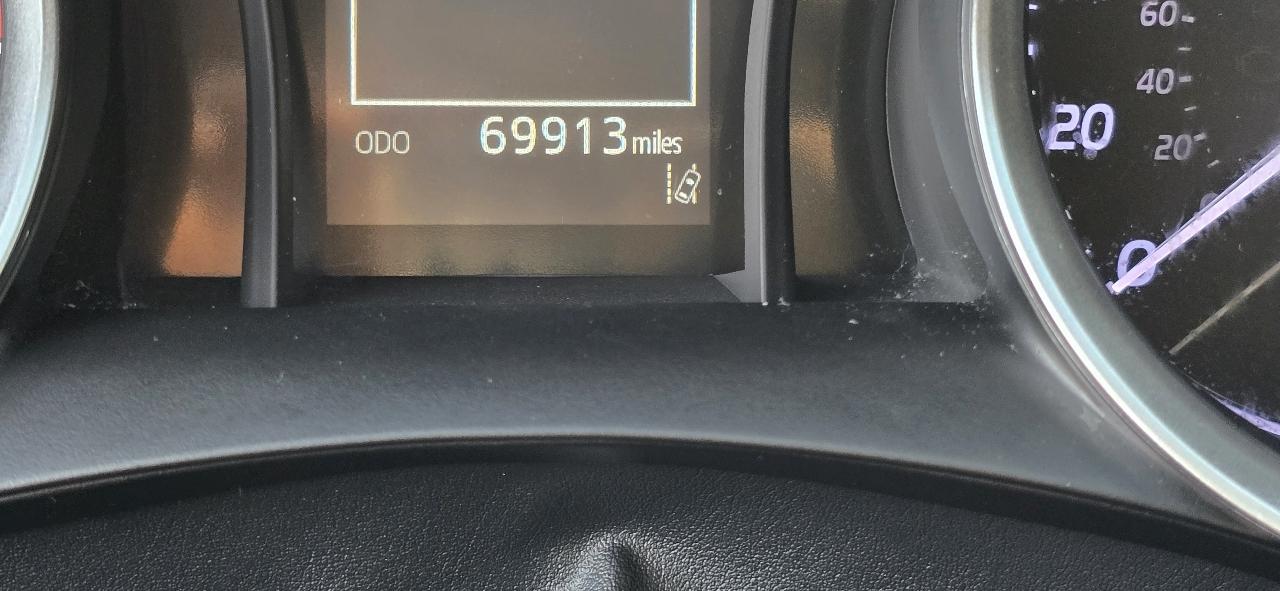 Toyota Camry LE Auto (Natl) 2022