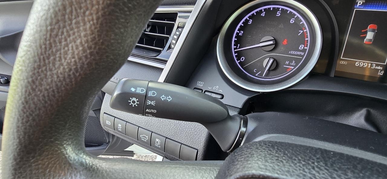 Toyota Camry LE Auto (Natl) 2022