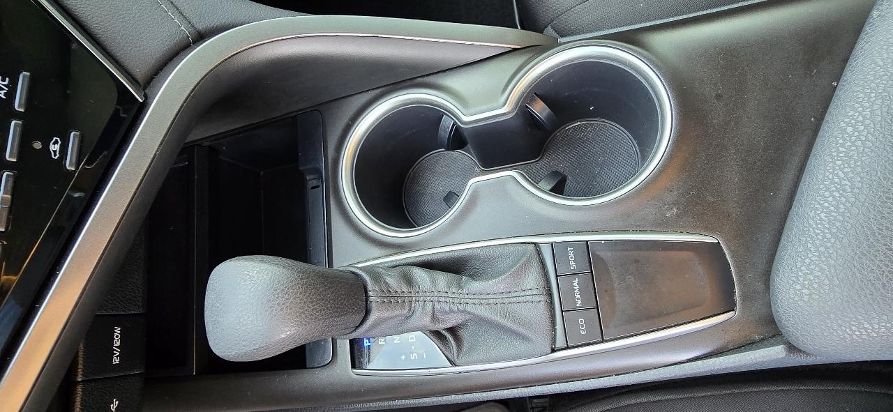 Toyota Camry LE Auto (Natl) 2022