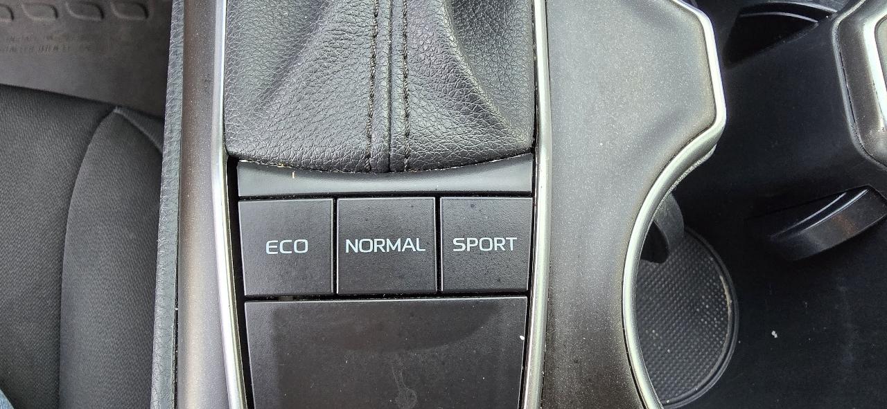 Toyota Camry LE Auto (Natl) 2022