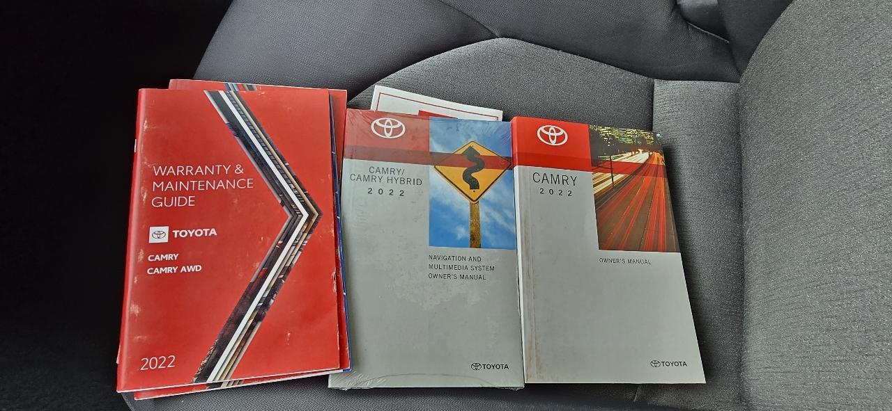 Toyota Camry LE Auto (Natl) 2022